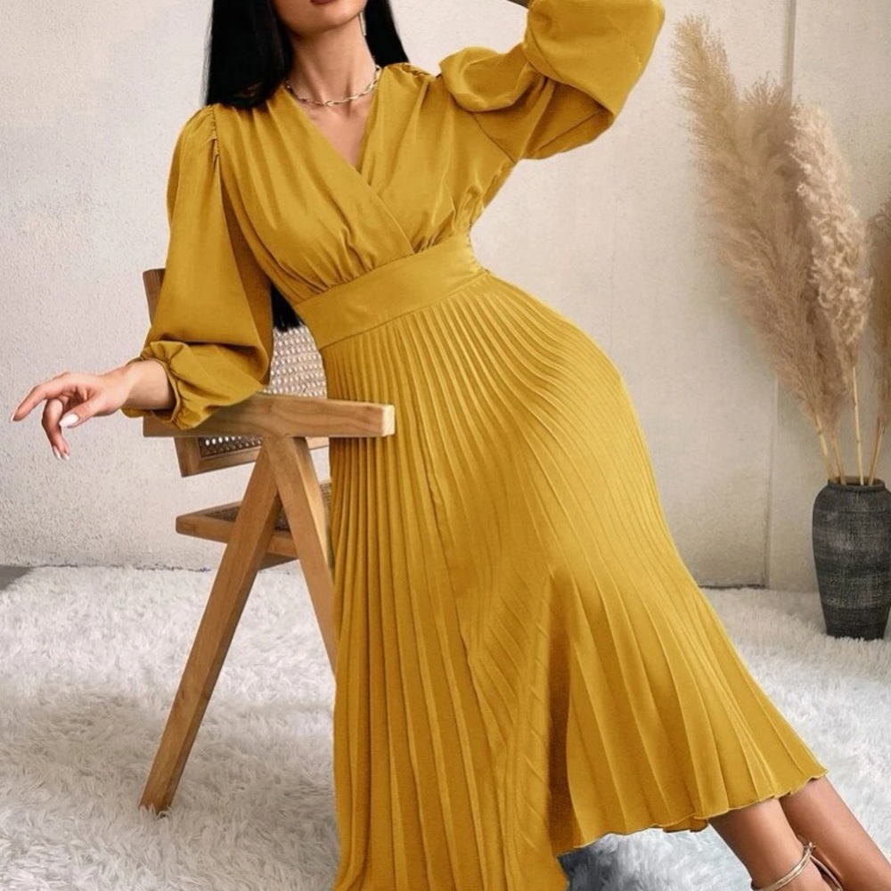 Luxe lantern sleeve pleated dress - Picture 14 of 16